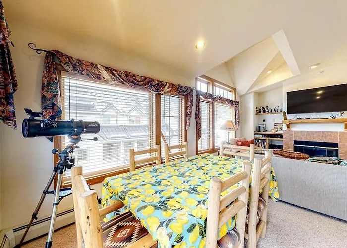 Apartment Den #22 *